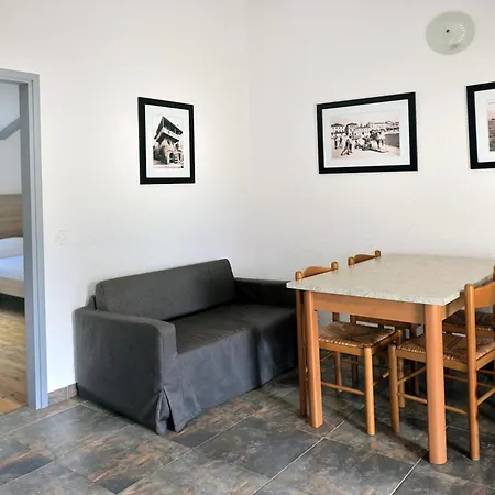 And House Jurcan With Swimming Pool ポレッチ