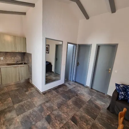 And House Jurcan With Swimming Pool * ポレッチ