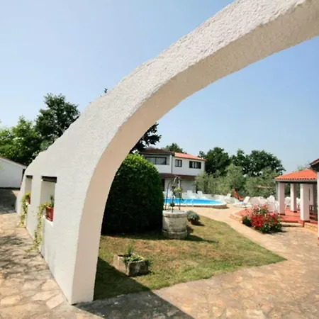 アパート And House Jurcan With Swimming Pool *